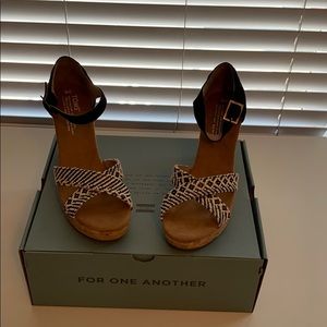Toms Wedges
